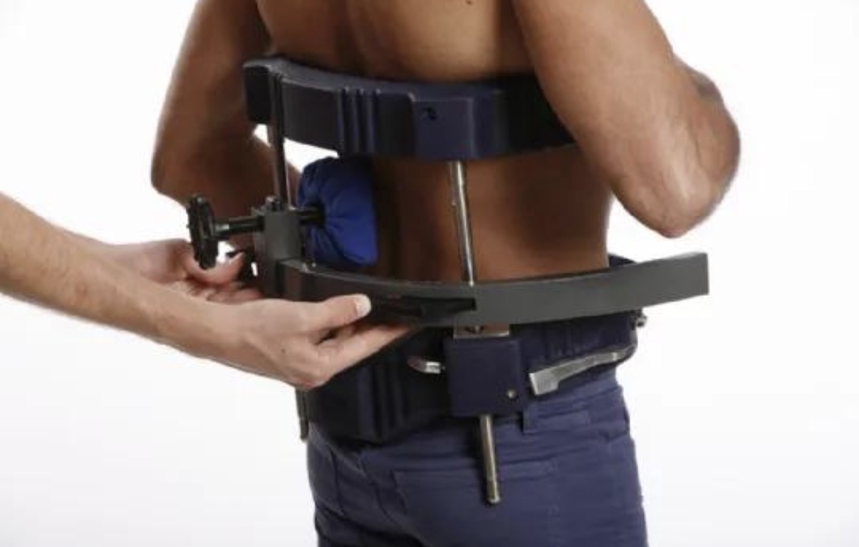 Vertetrac lumbar decompression